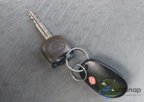 2008 Toyota Tacoma V6 из США, поврежденный, VIN 5TEMU52N28Z470151